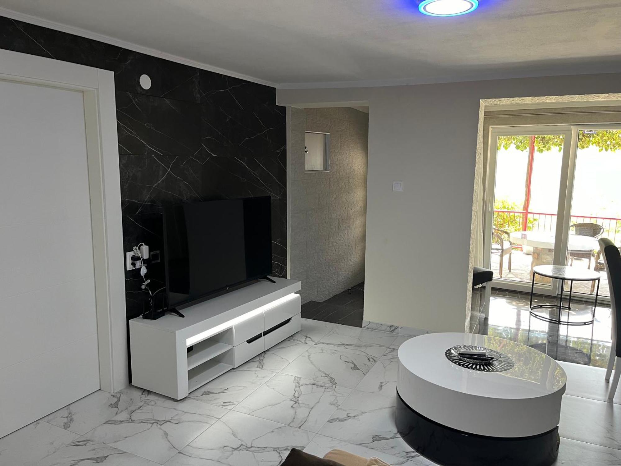 Bay Modern